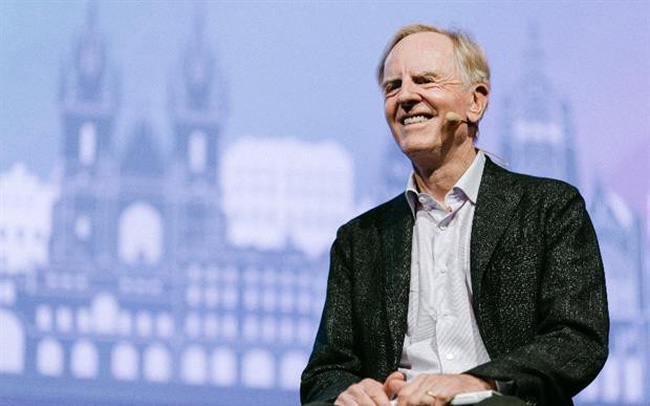 Cựu CEO John Sculley tiết lộ bài học đắt giá về thành công mà ông lĩnh hội được từ Steve Jobs và Bill Gates