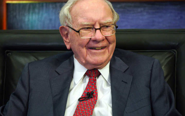 Thuở hàn vi, Warren Buffett từng nhận lời làm việc không cần nhìn mức lương, lý do chính là bài học bất cứ ai muốn tiến xa trong sự nghiệp cần nhớ